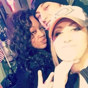 Meet your Posher, Maxwell